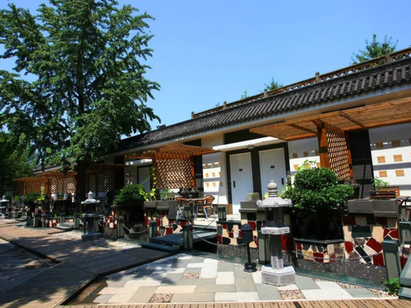 Yujing Garden Holiday Hotel