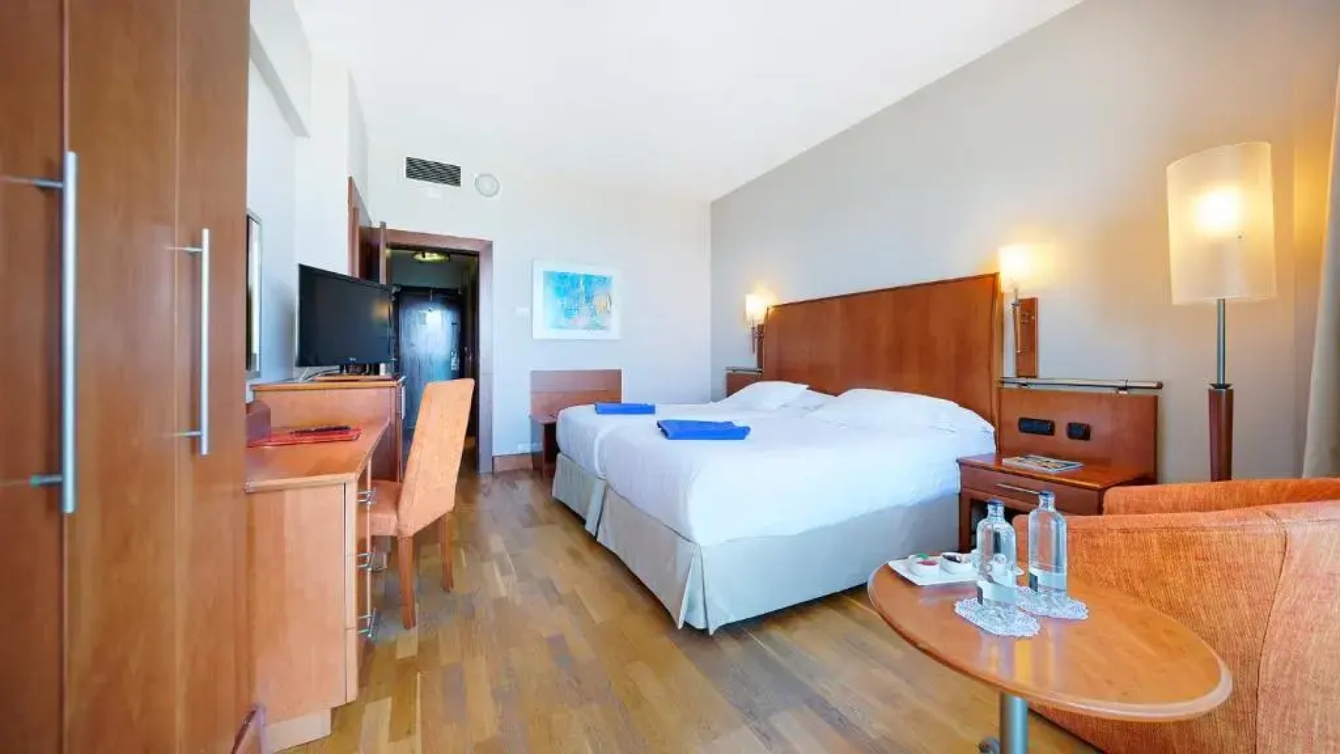 Отель Bull Reina Isabel & Spa
