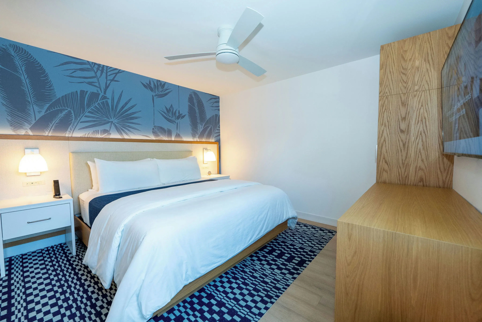 The Sunshine Hotel and Suites