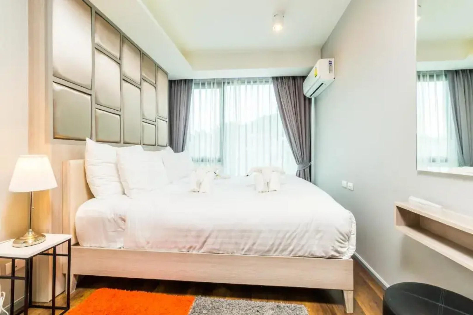 6 Avenue Surin by Lofty