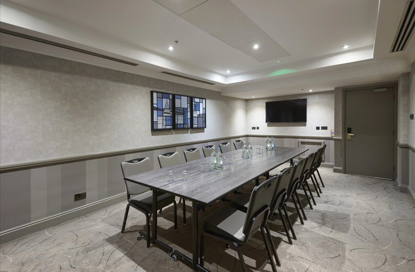 DoubleTree by Hilton Dartford Bridge