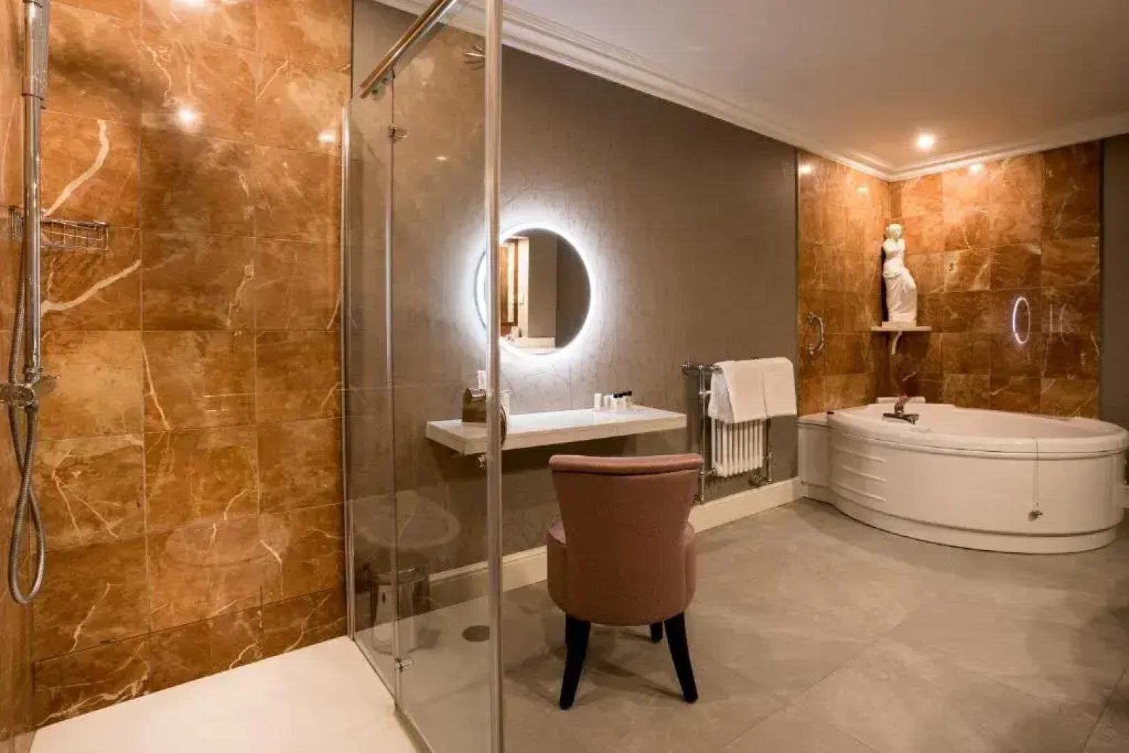 Harvey's Point Hotel