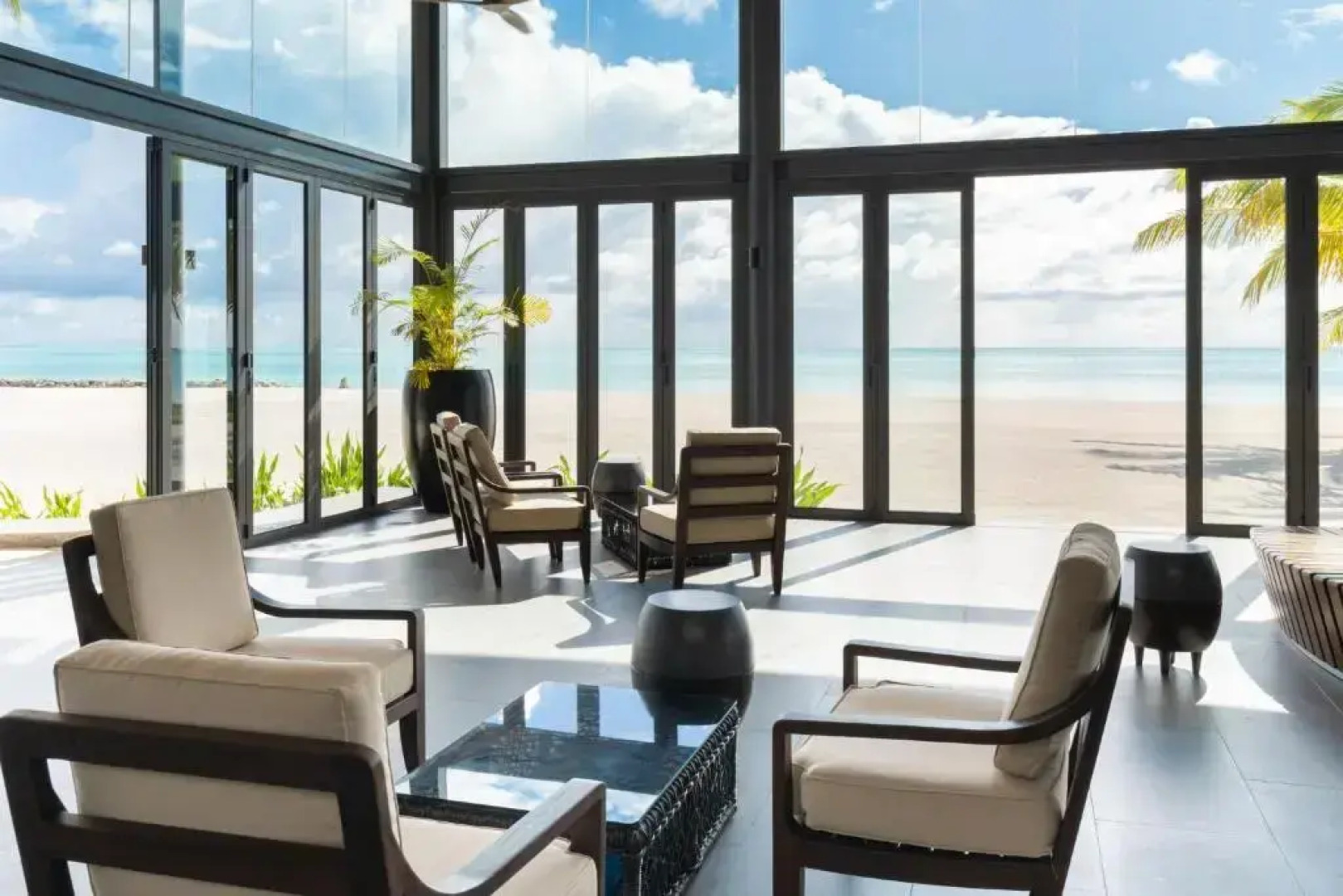 Отель Madifushi Private Island