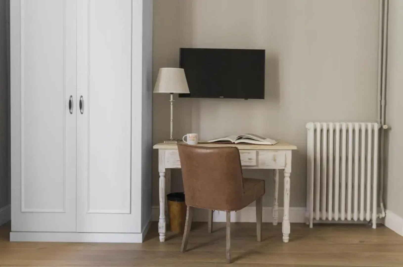 Отель Meson Castilla Atiram 