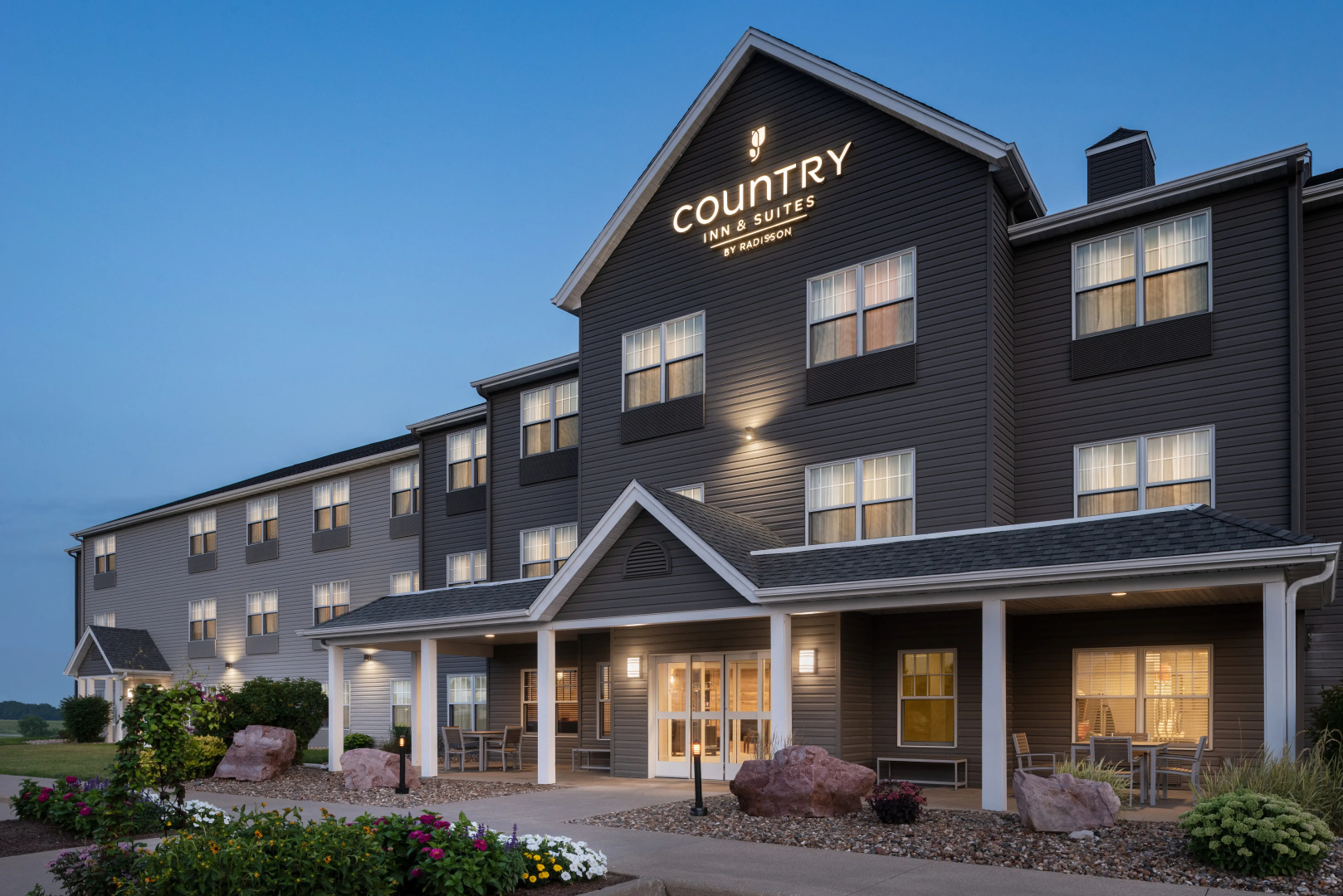 Country Inn & Suites by Radisson, Pella, IA