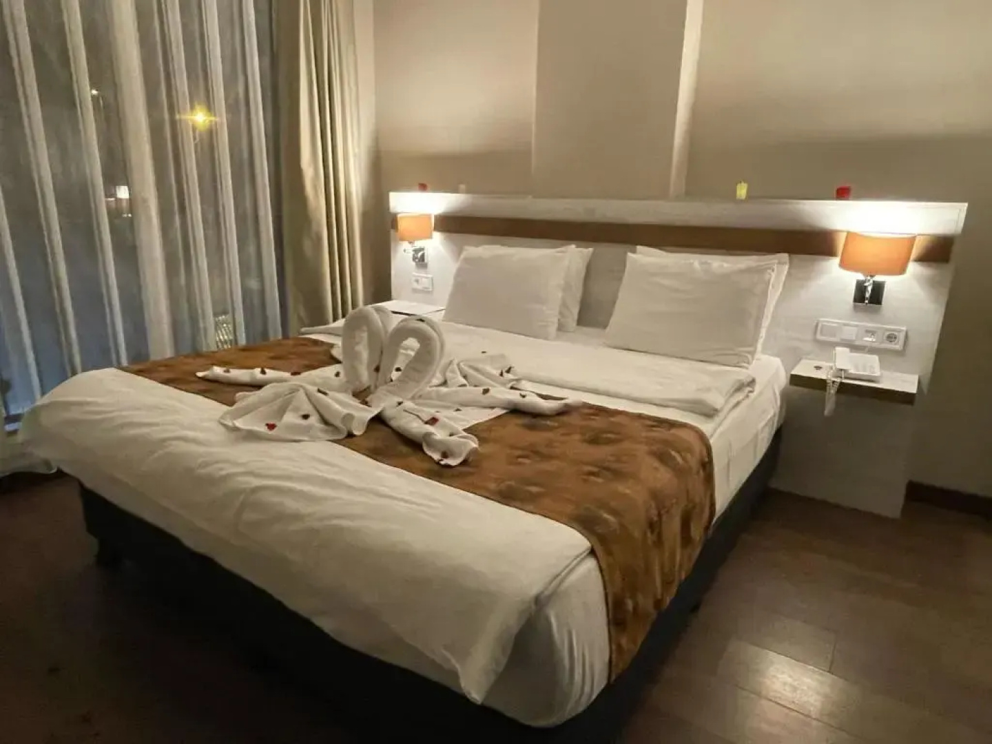 Kanyonvadi Hotel