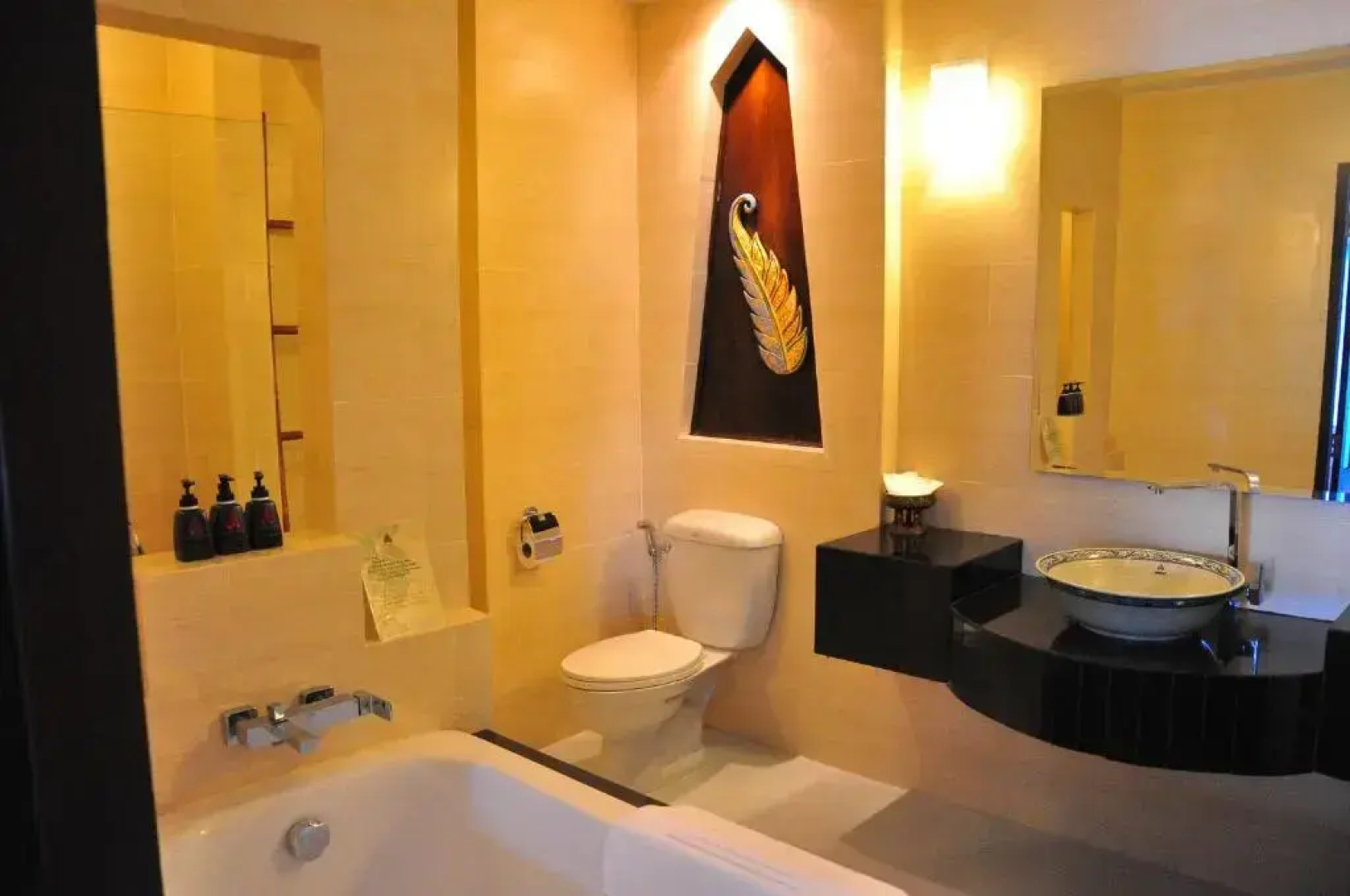 Курорт Navatara Phuket Resort