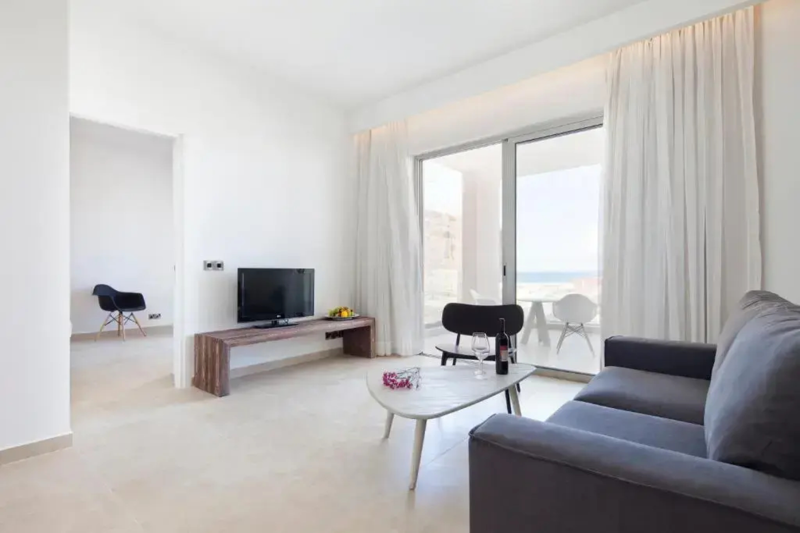 Amphora Hotel & Suites