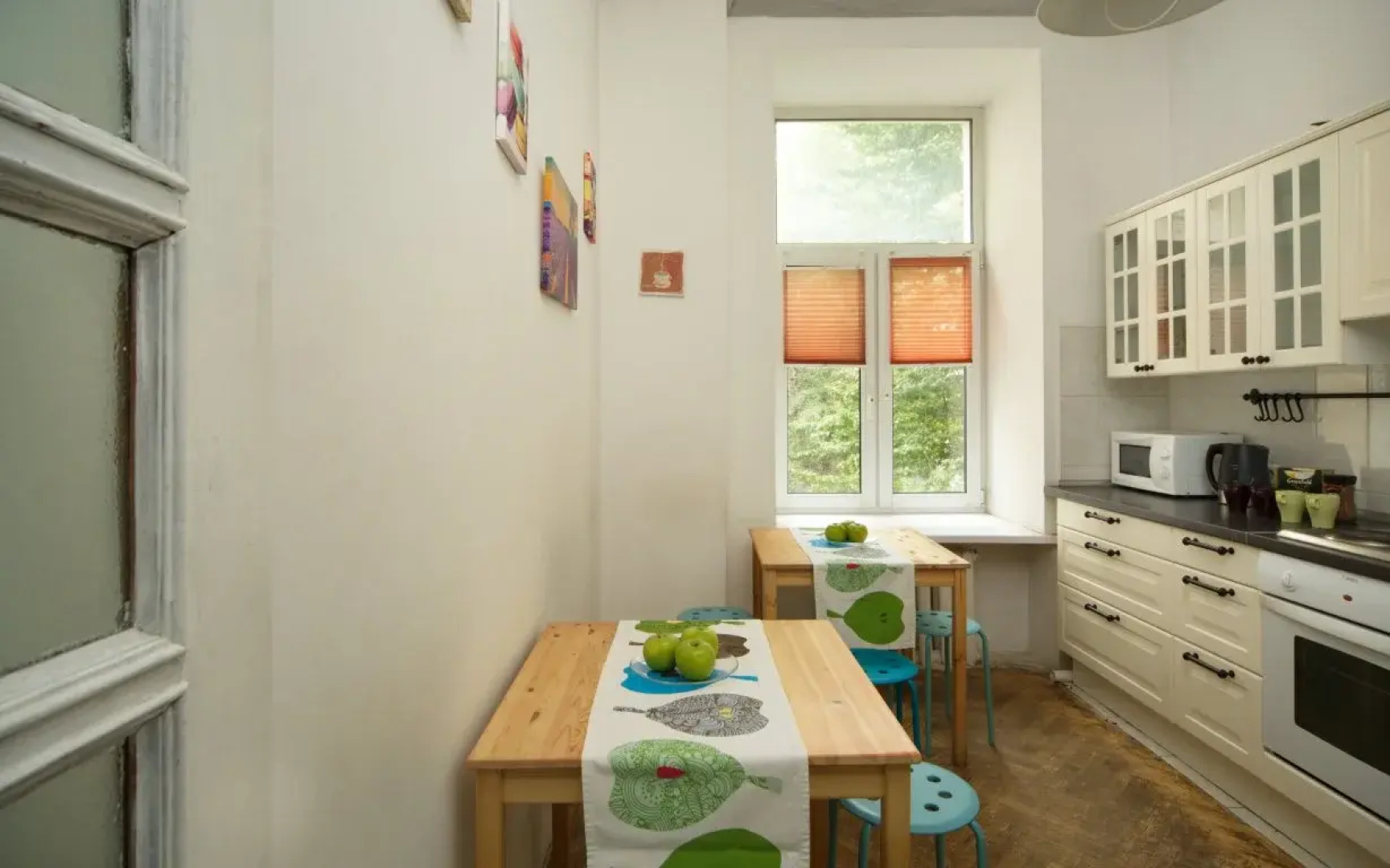 MainHostels