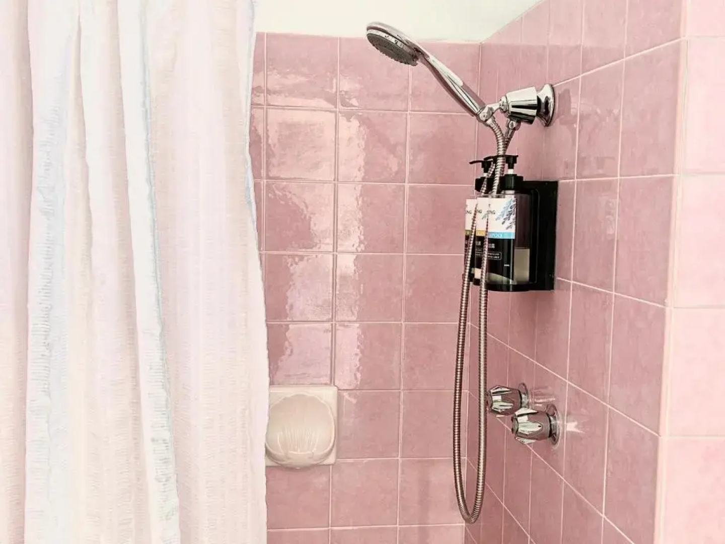 Mollymook Ocean View Motel - Welcoming Guests 18 Years and Older