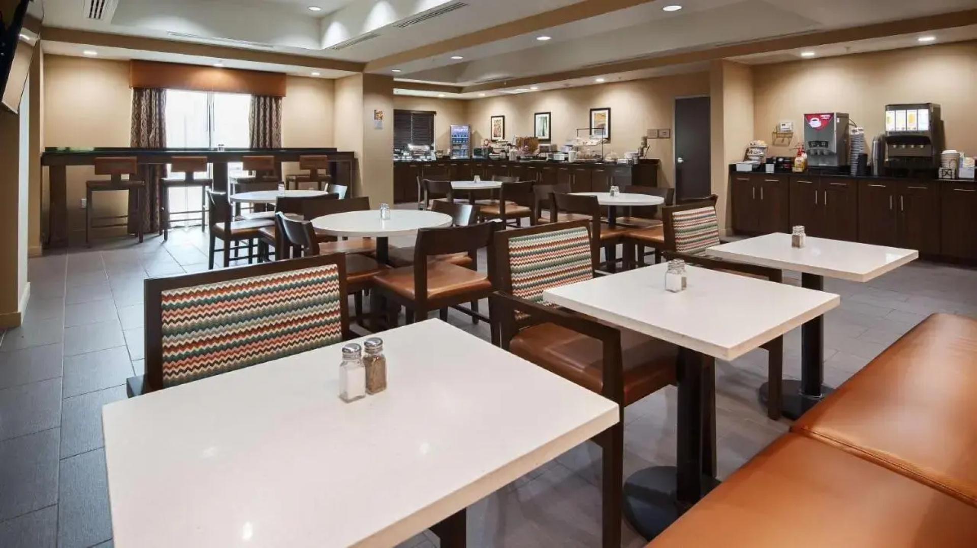 Best Western Plus Elmendorf Hotel / San Antonio Hotel