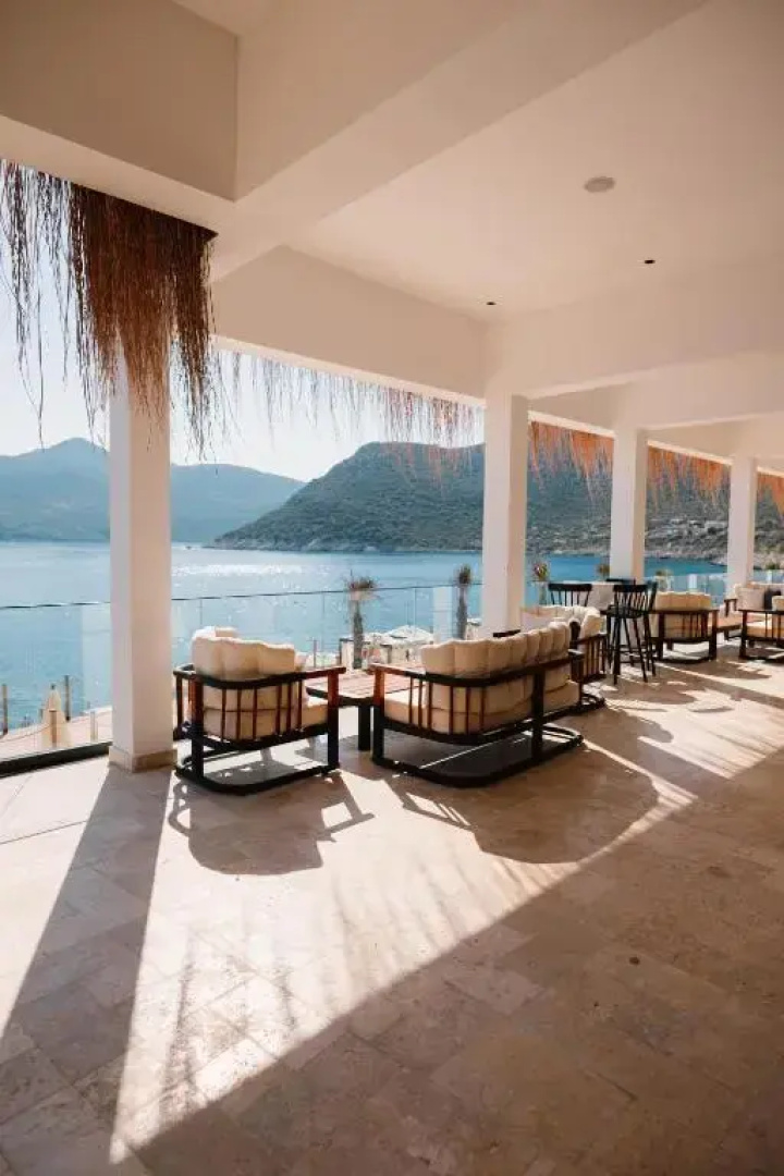 Lures Hotel