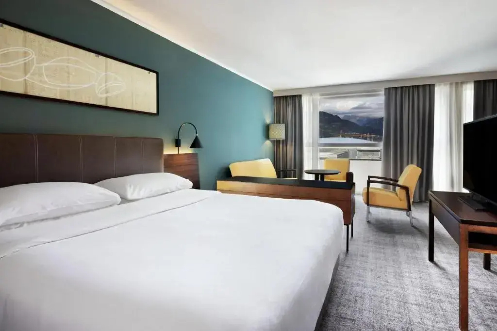 Отель Four Points by Sheraton Bolzano