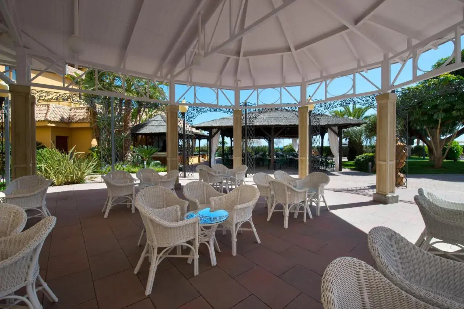 Отель IPV Palace & Spa