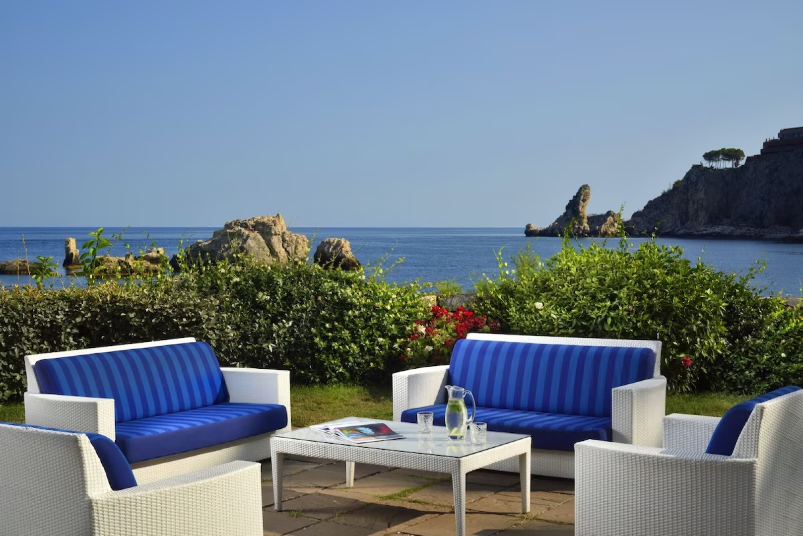 Курортный отель La Plage Resort