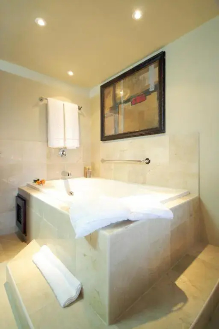 Presidential Suites by Lifestyles