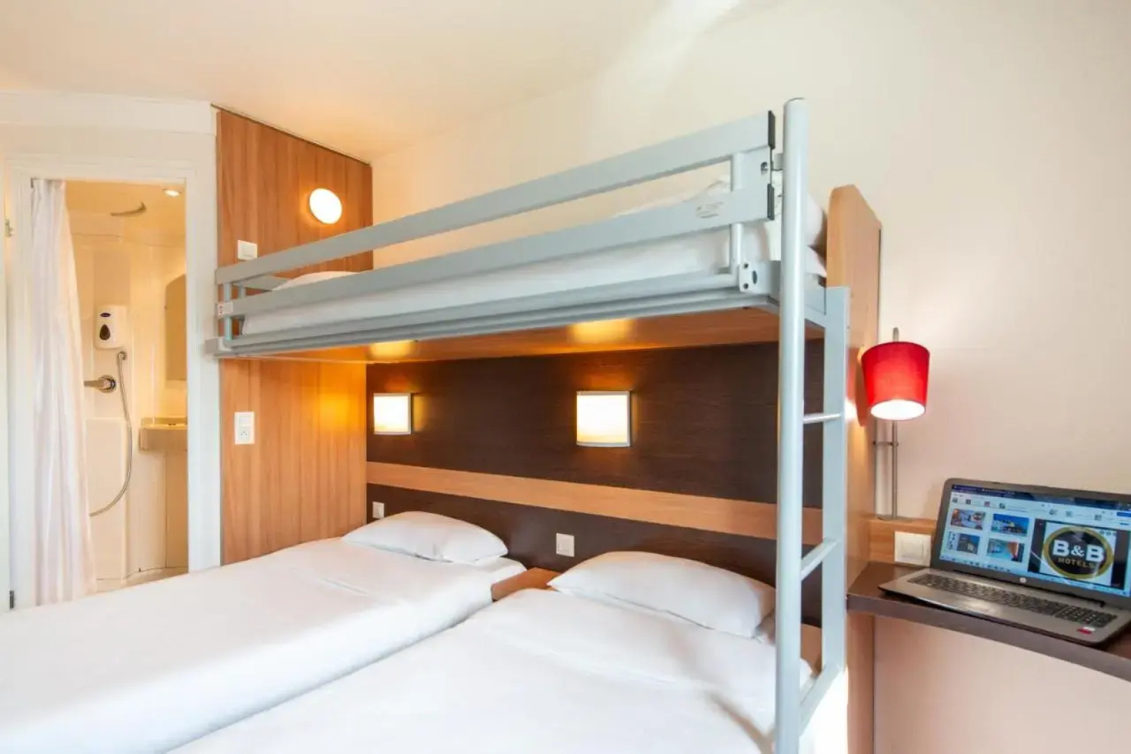 B&B HOTEL Cholet Nord