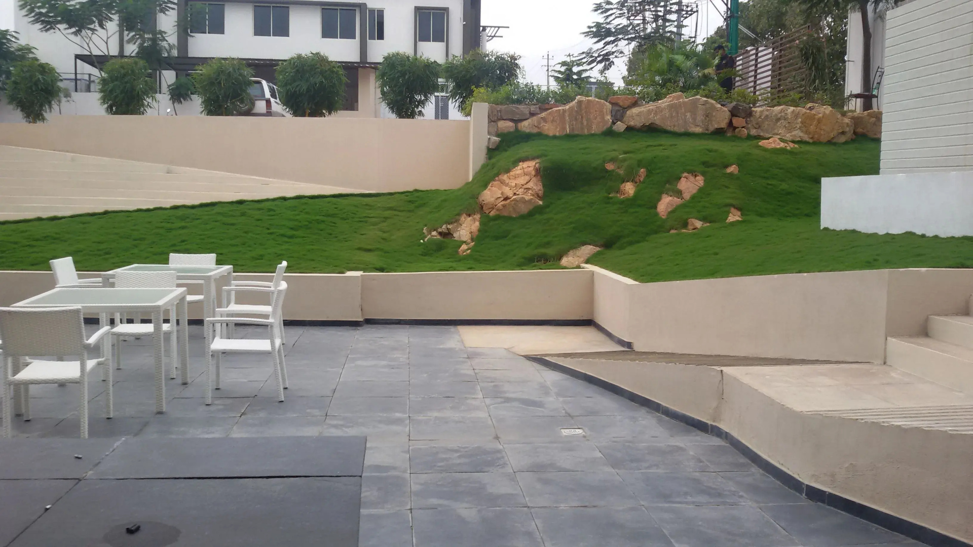 OYO 7386 The Oasis Hotel