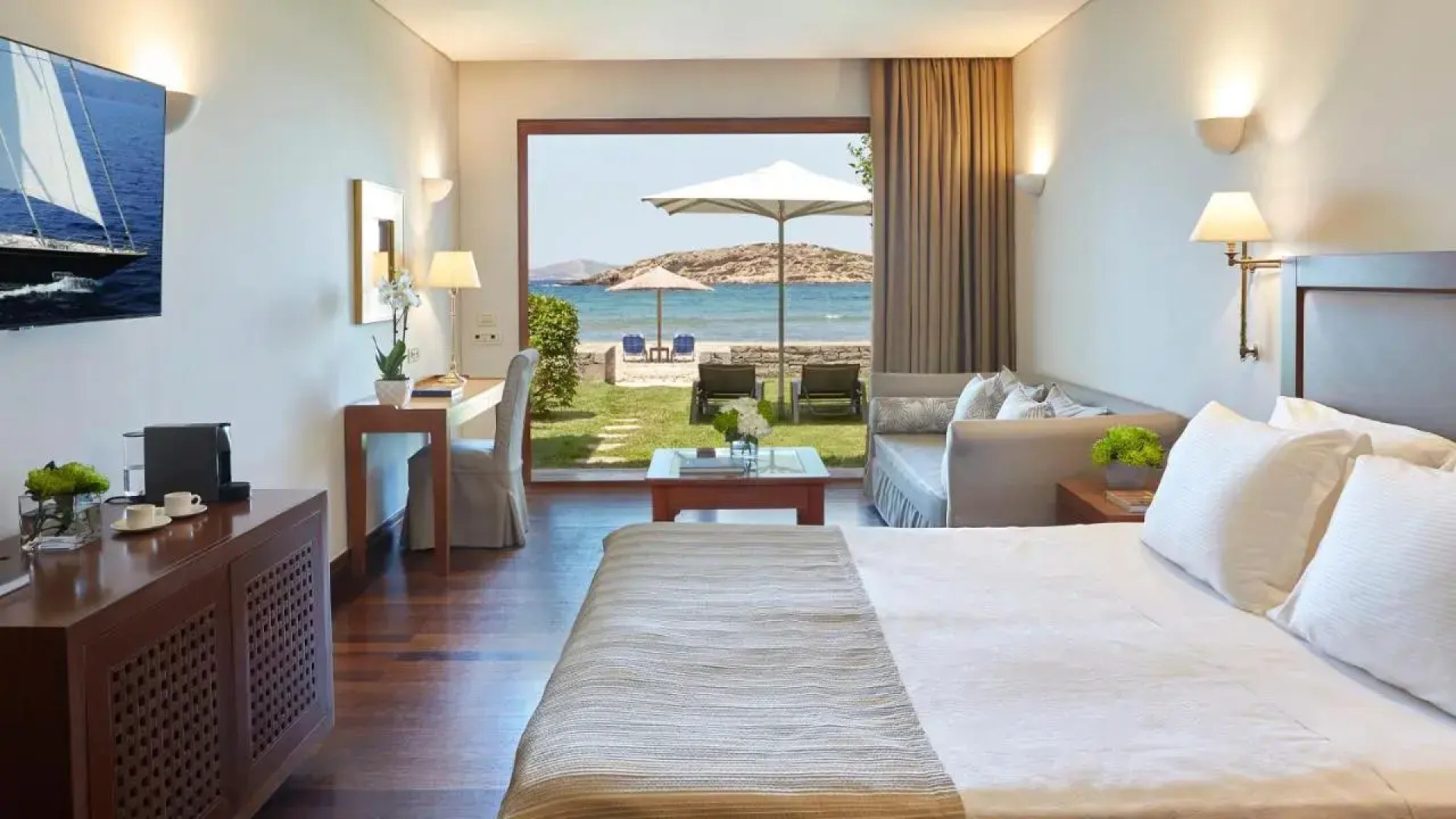 Grand Resort Lagonissi