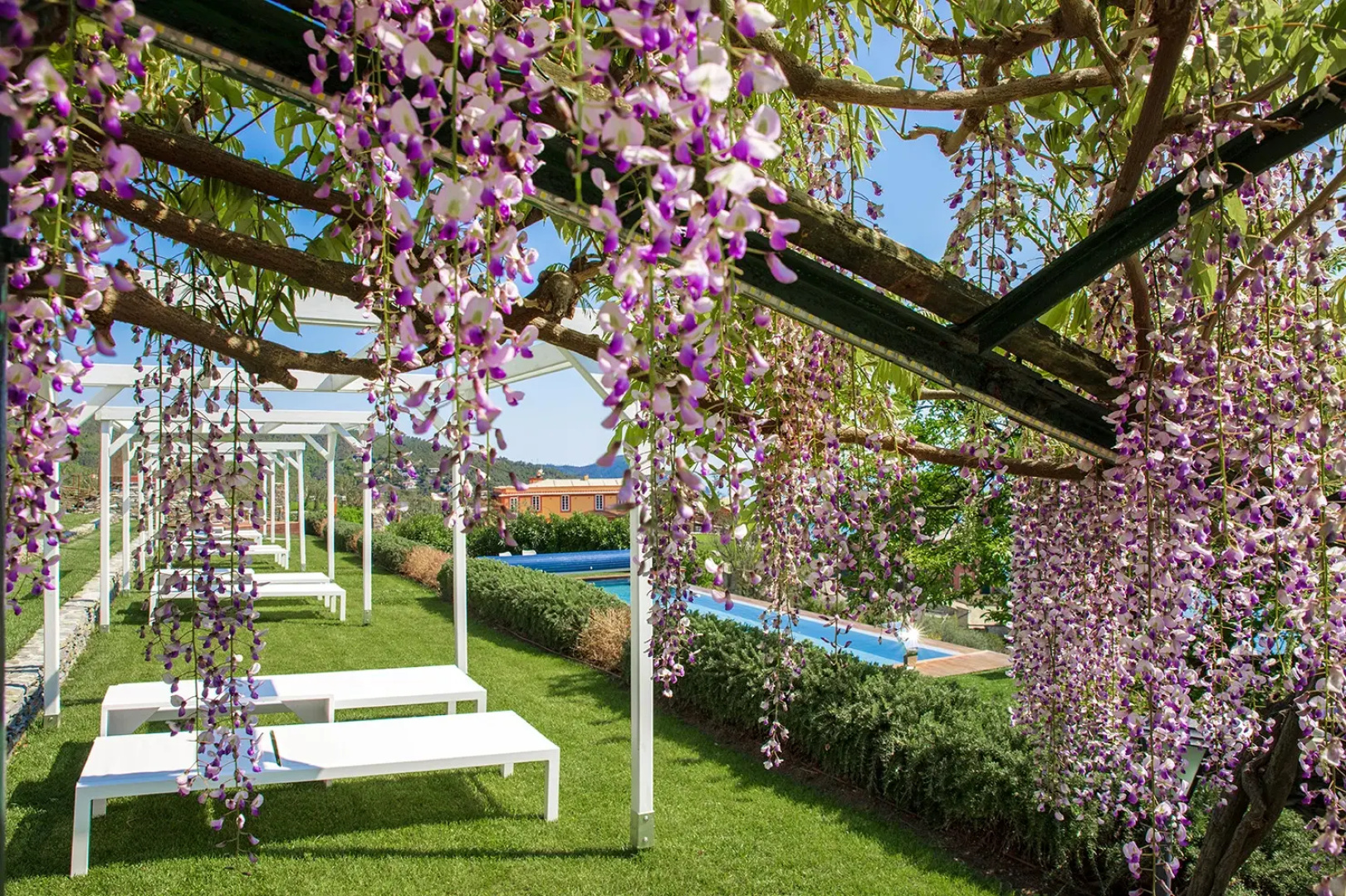 Villa Riviera Resort