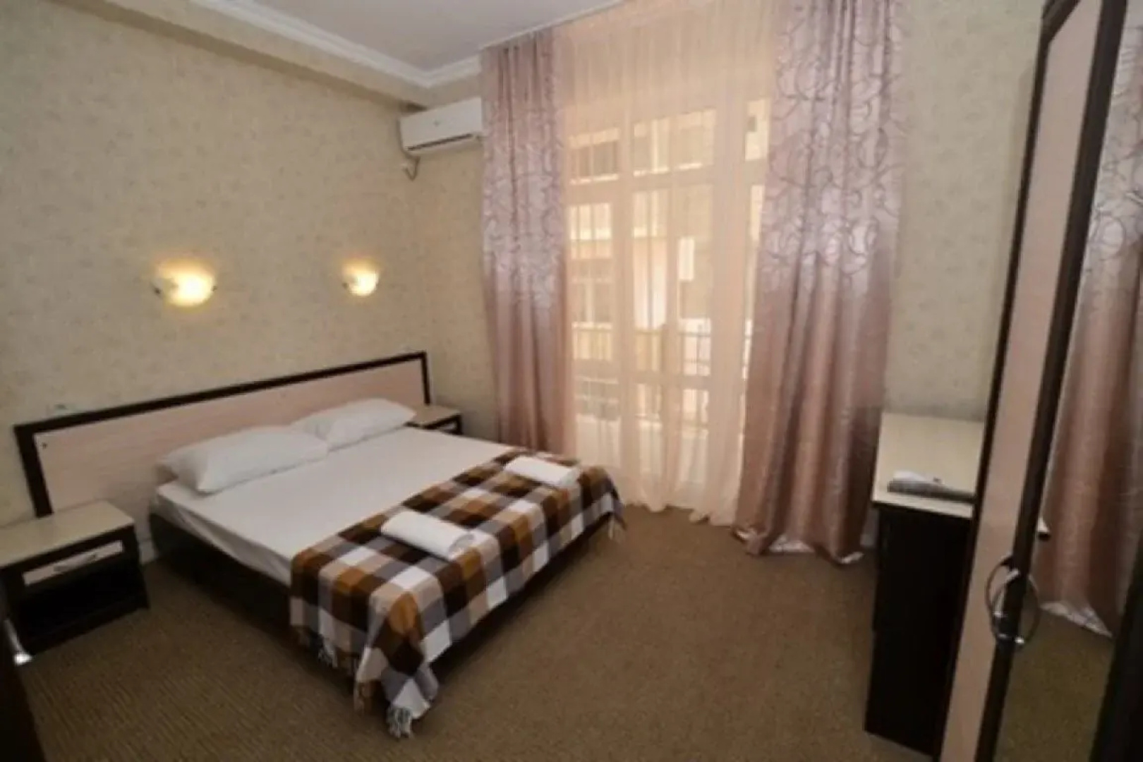 Lazurit Guesthouse
