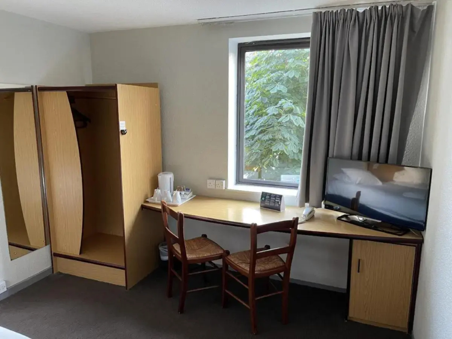 Отель Travelodge Liverpool Central Queens Dock and Arena