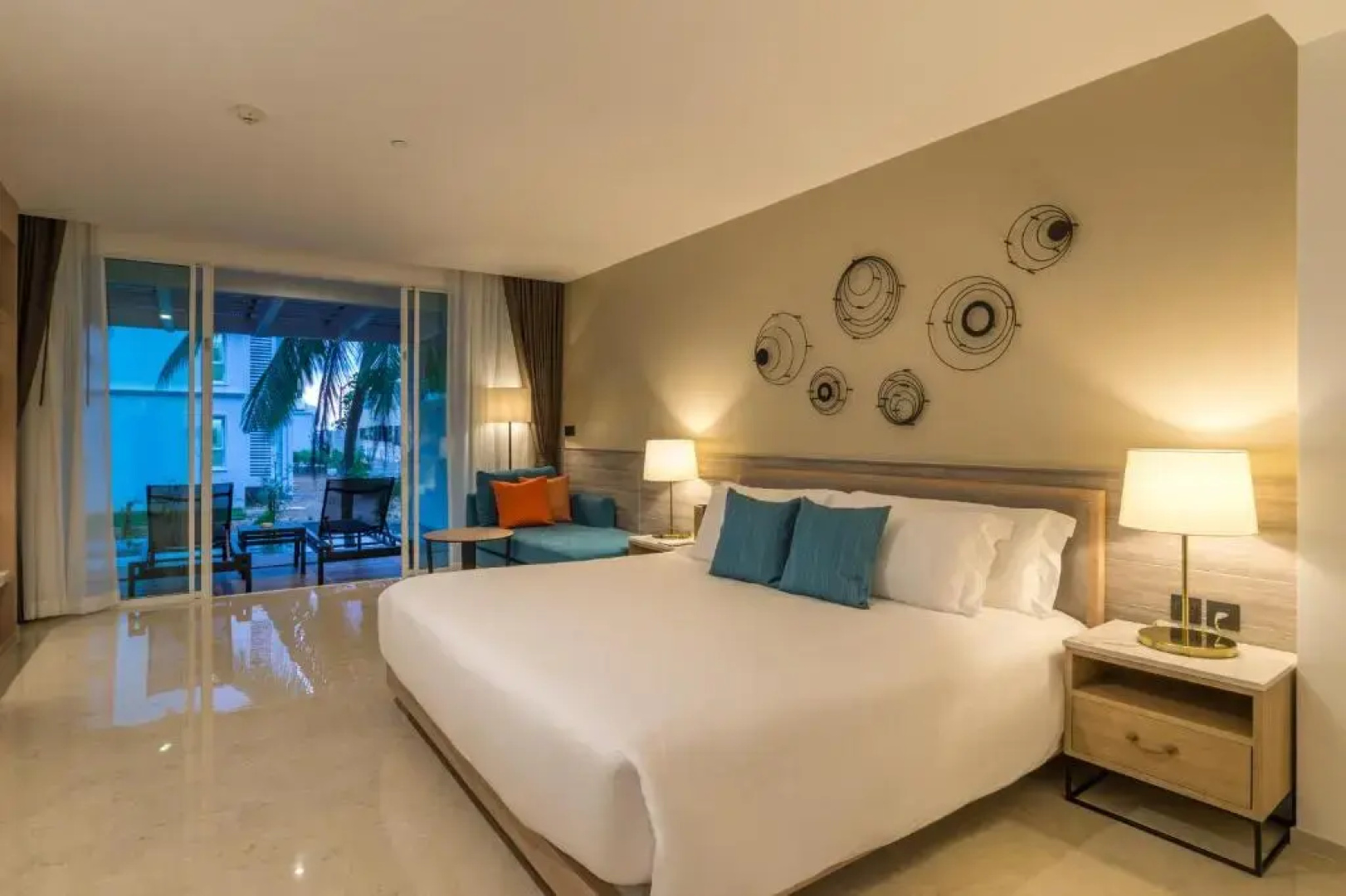 Отель Centara Ao Nang Beach Resort and Spa Krabi