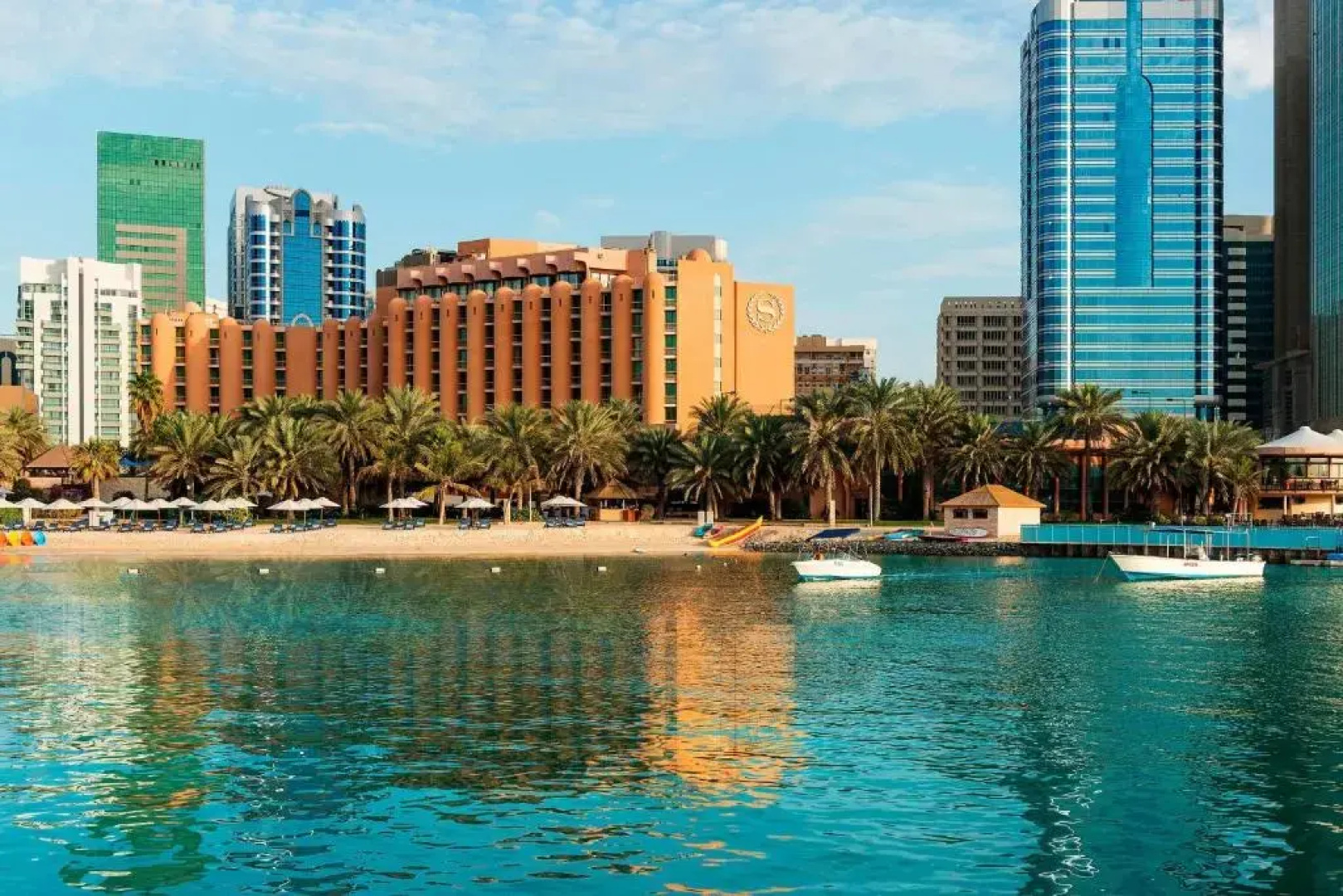 Курортный отель Sheraton Abu Dhabi