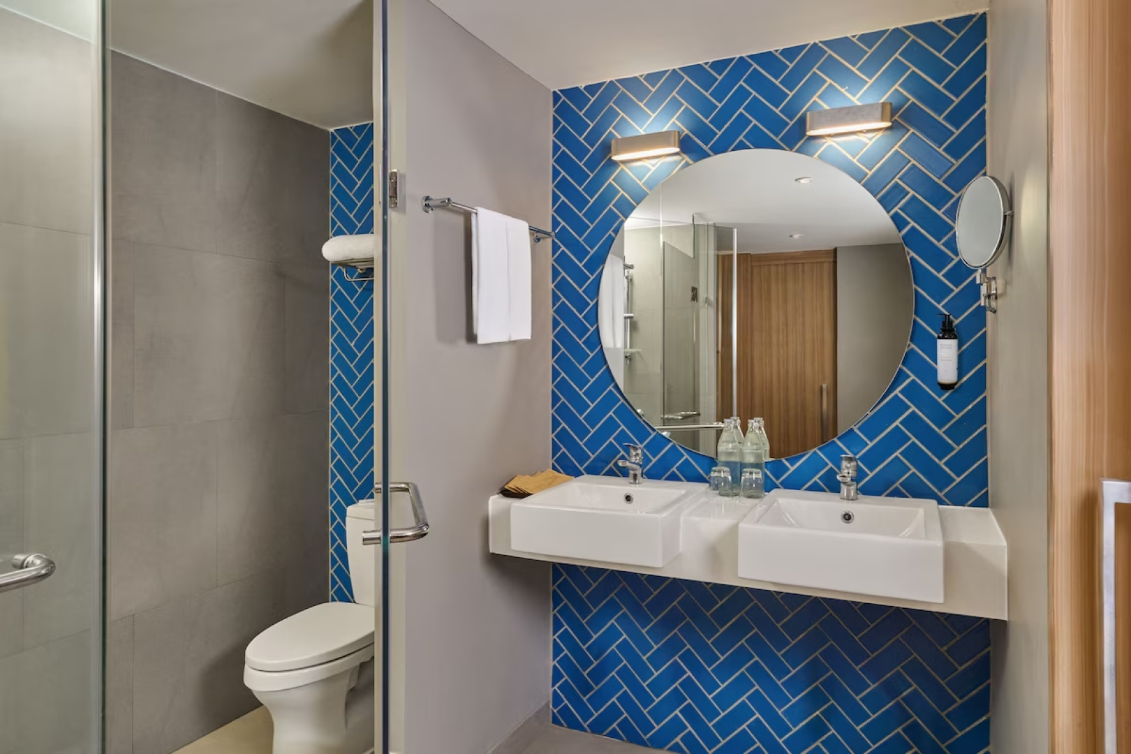 Отель Journeyhub Phuket Patong