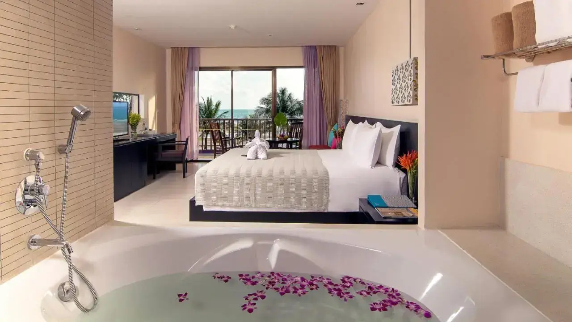 Отель Apsara Beachfront Resort and Villa 