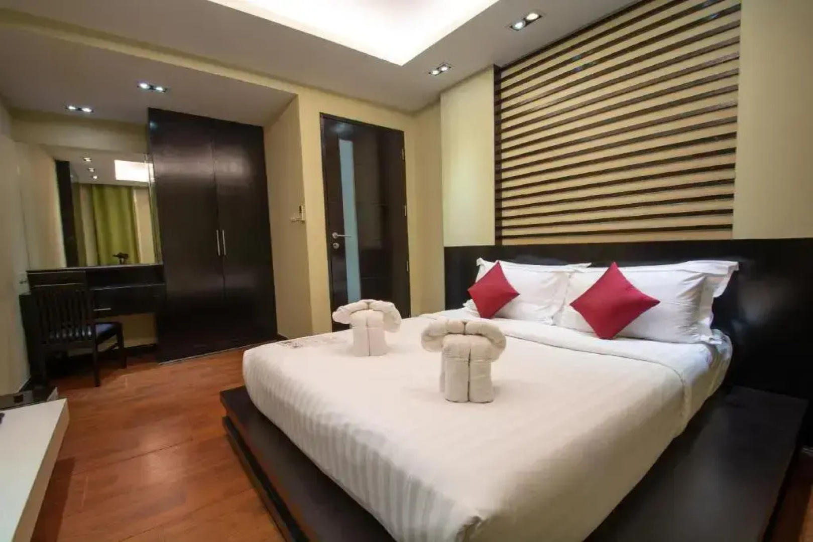 Peach Blossom Resort & Pool Villa