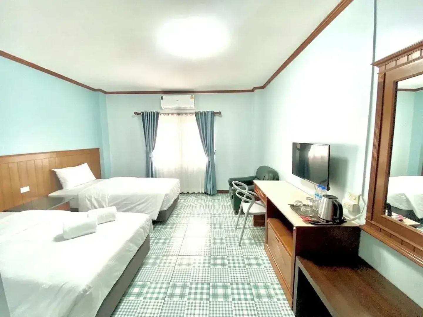 Chainatgrand Hotel