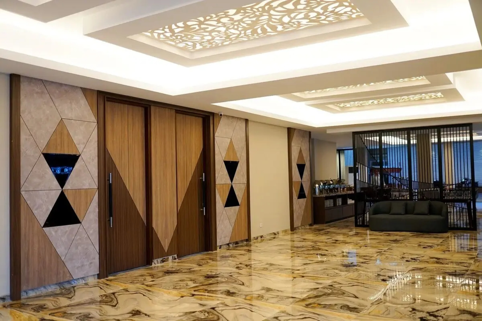 Front One Gosyen Hotel Salatiga