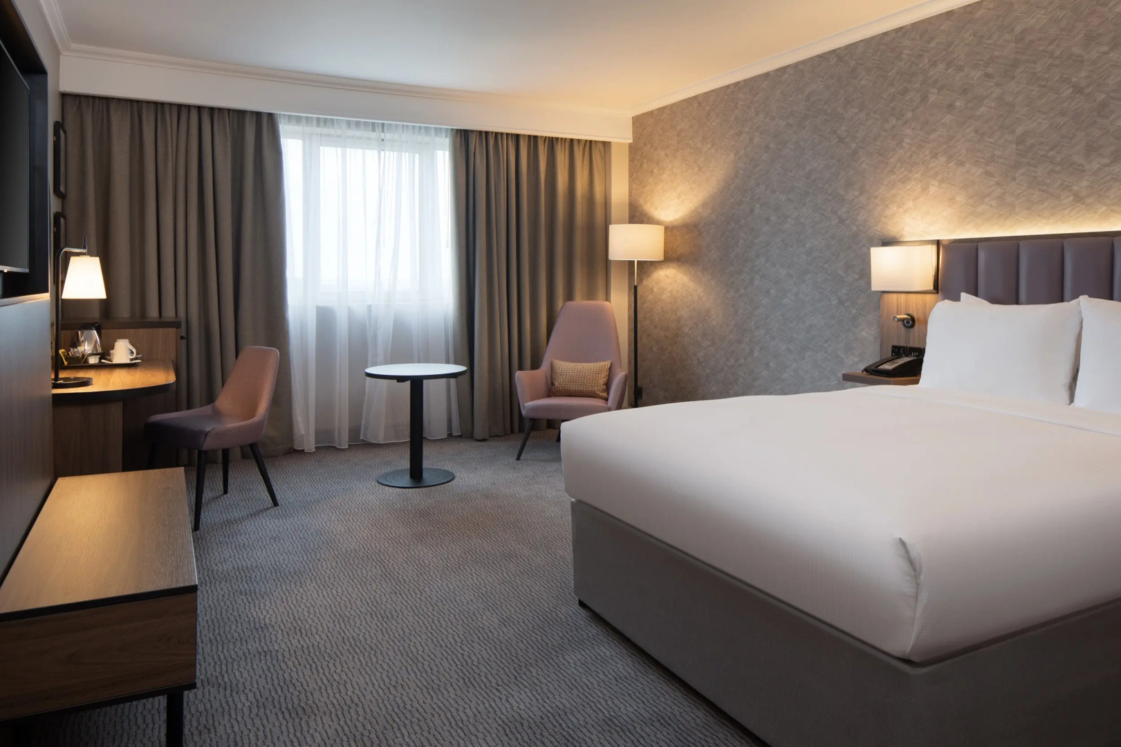 DoubleTree by Hilton Dartford Bridge