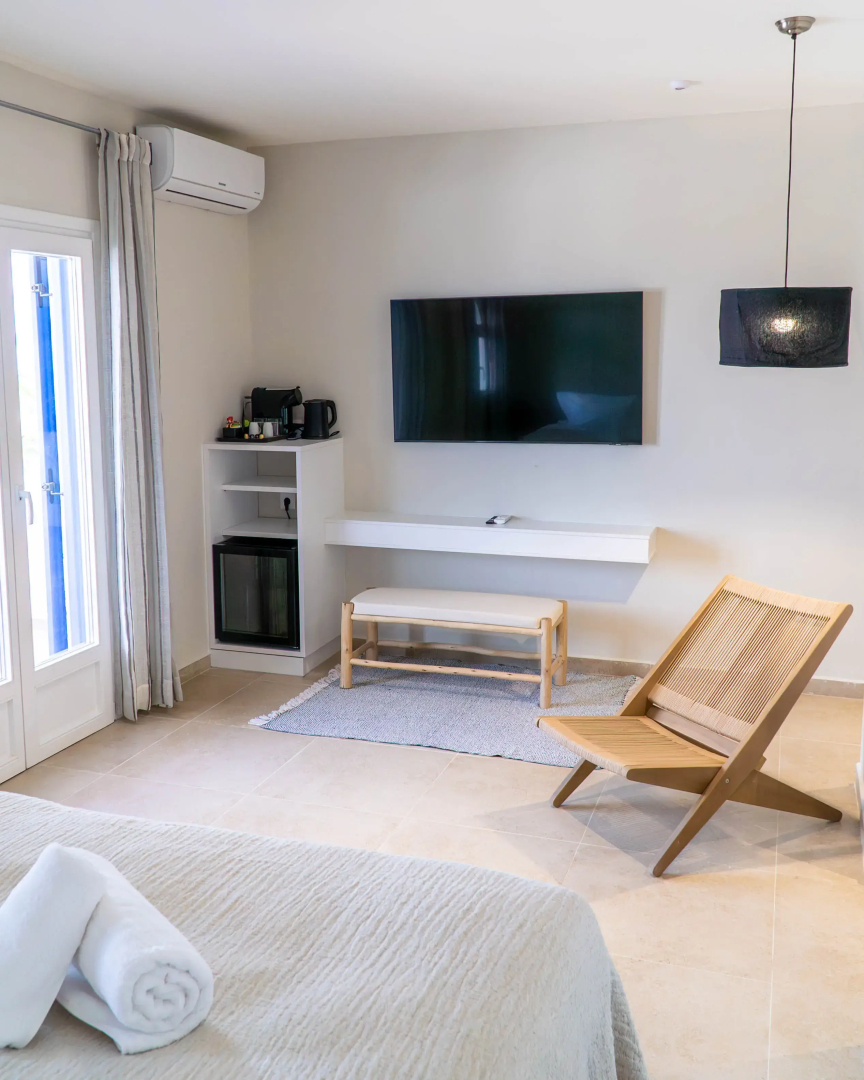 Bios Santorini Vegan - Vegetarian Boutique Hotel 