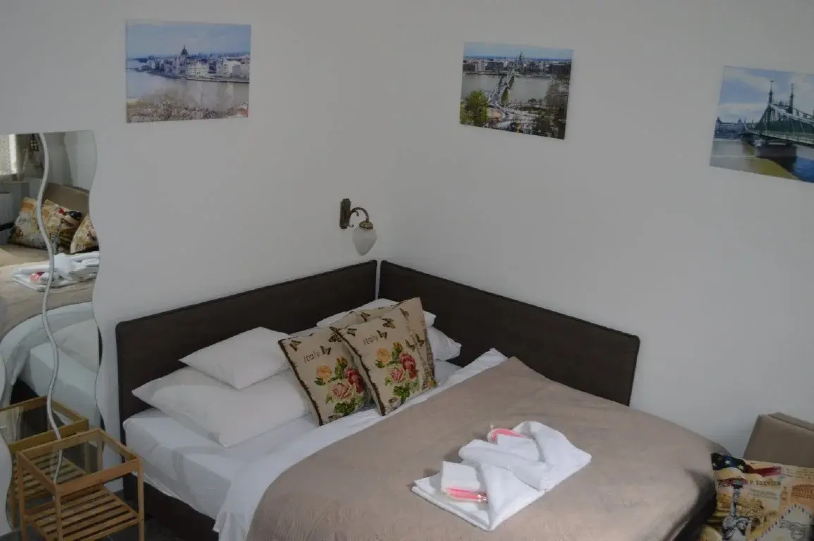 Happy Holiday Lux Apartments