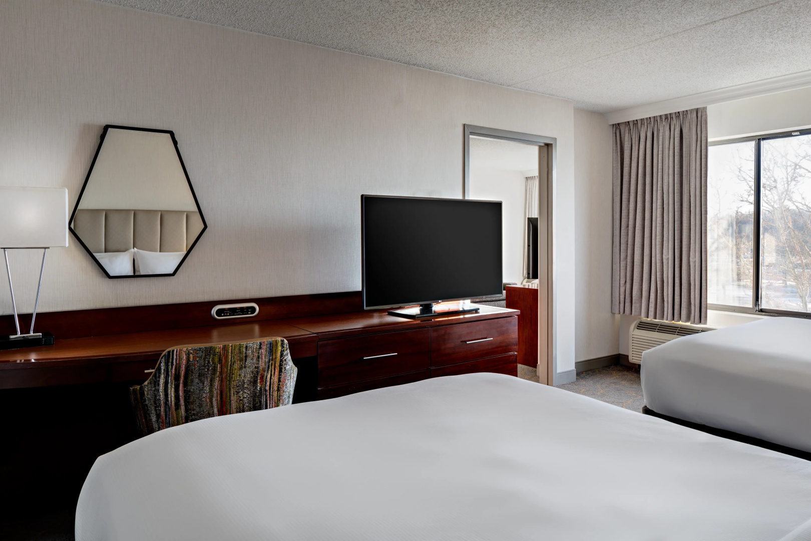 DoubleTree by Hilton Fairfield Hotel & Suites