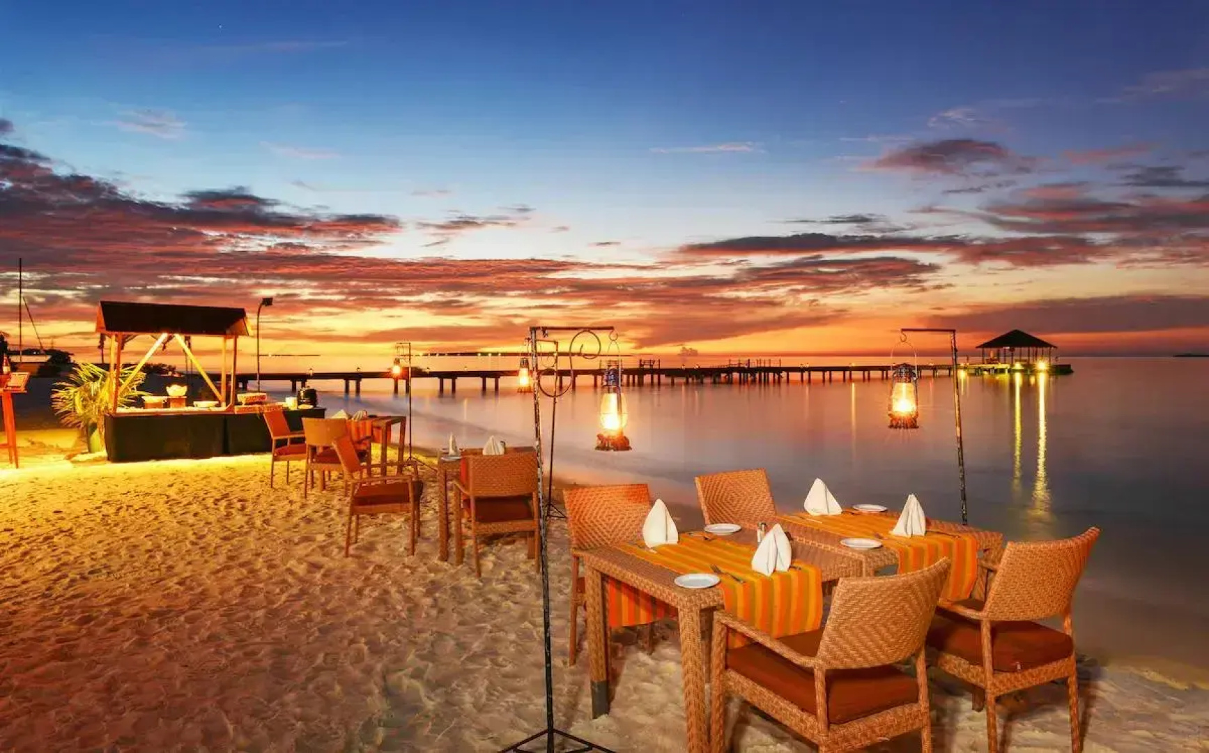 Курорт Adaaran Prestige Water Villas - with Dine around Premium All inclusive - 24 hours – 45 Minutes from Male by Seaplane