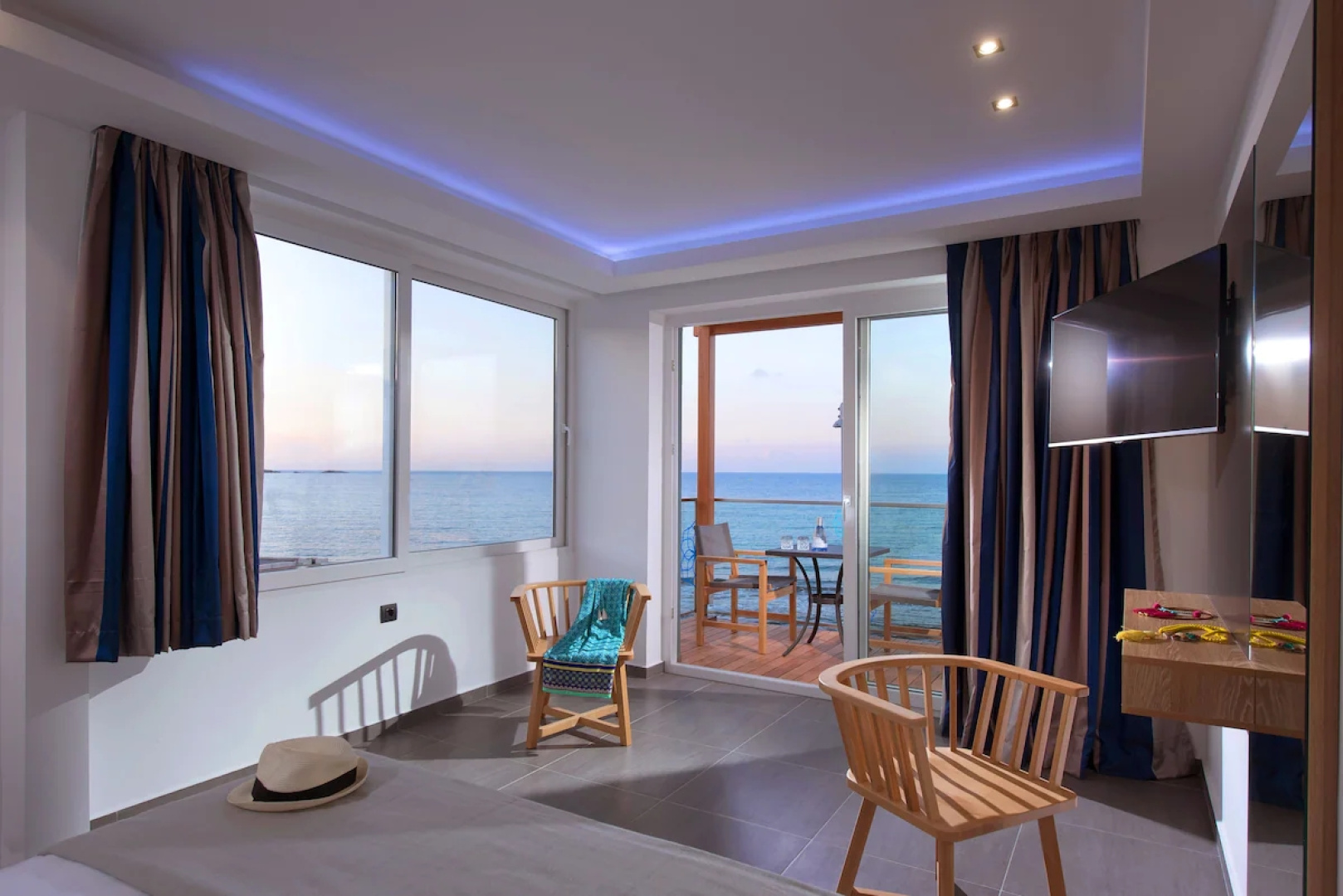 Enorme Infinity Beach - Adults Only
