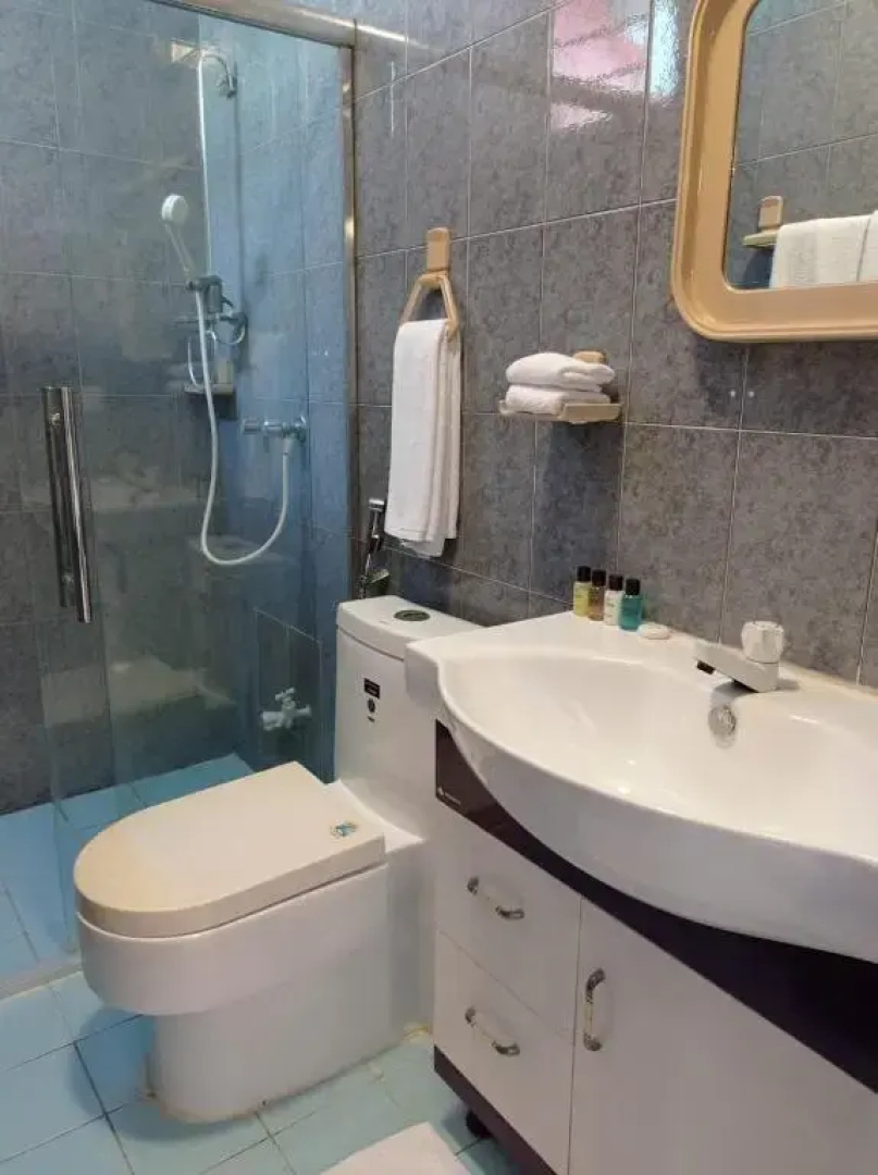 Отель Equator Inn 