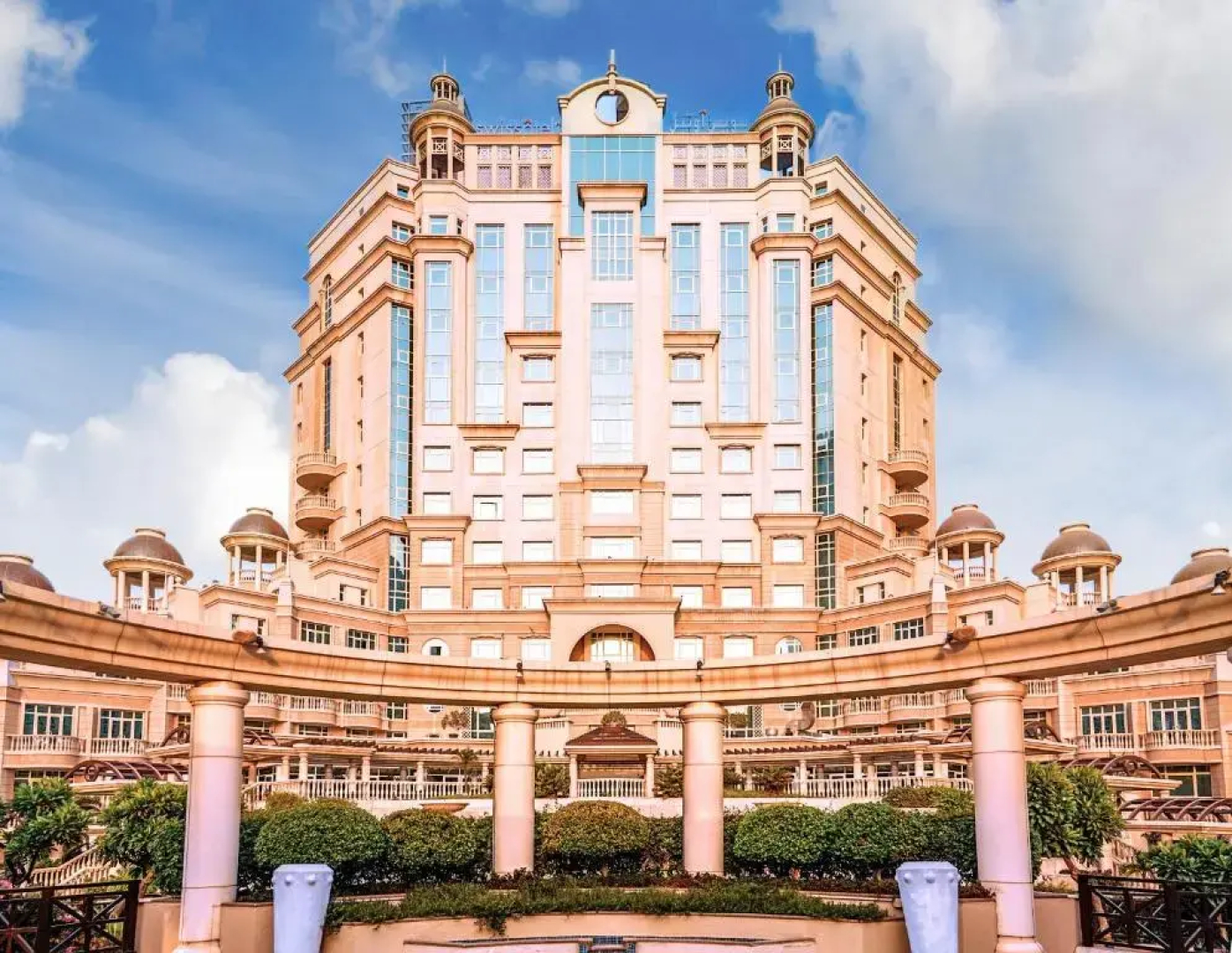 Отель Swissotel Al Murooj Dubai