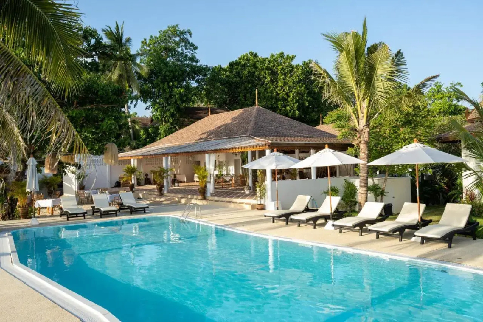 Курортный отель Lanta Palace Beach Resort and Spa