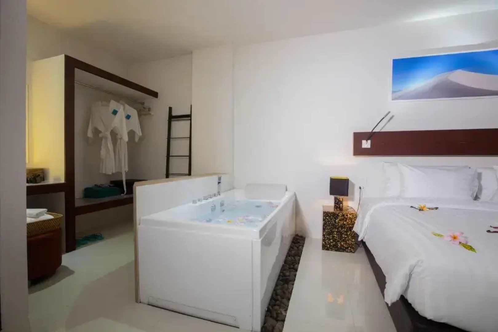 Отель Norn Talay Surin Beach Phuket
