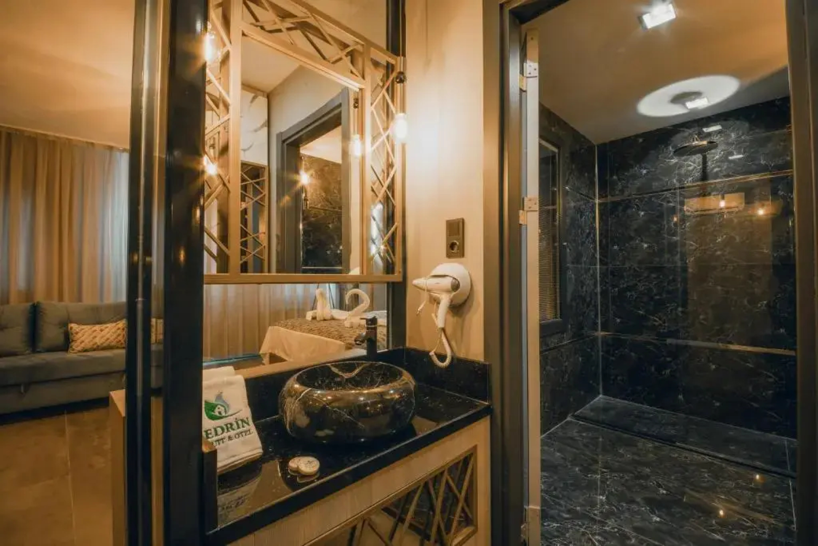 Edrin Hotel