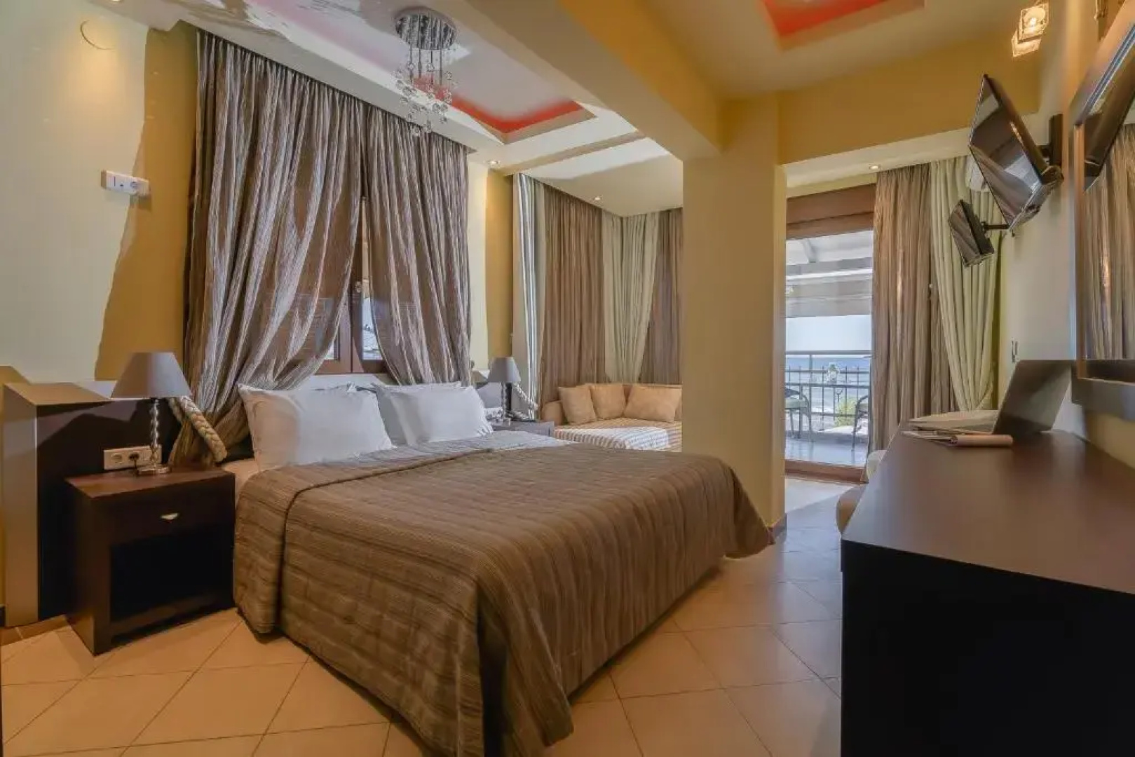 Meliton Inn Hotel & Suites