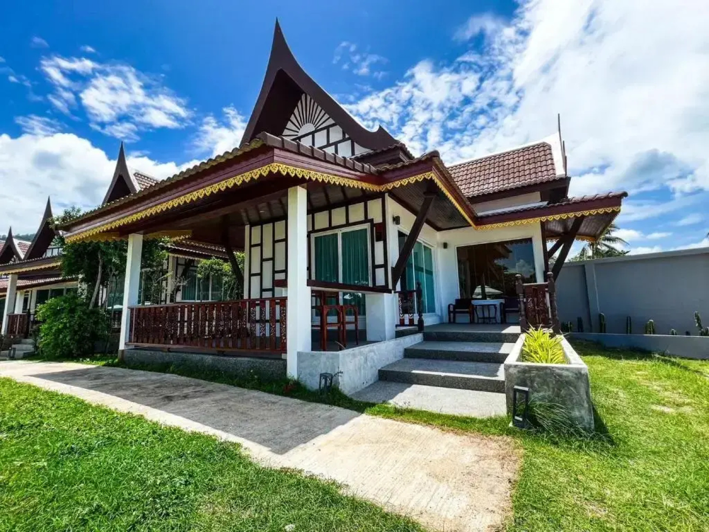 Отель Aura Samui Best Beach Hotel