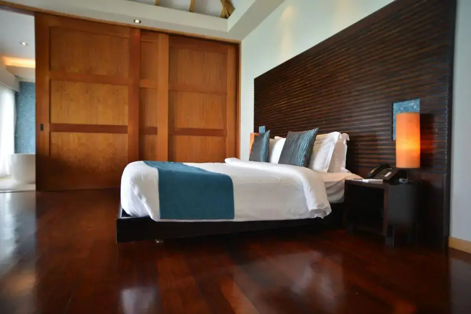 Vakarufalhi Island Resort & Spa