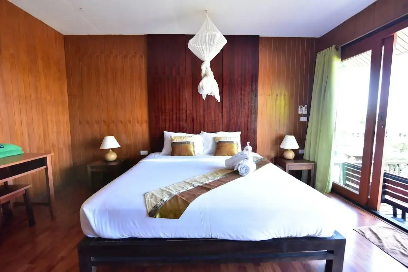 Отель Koh Ngai Thanya Beach Resort