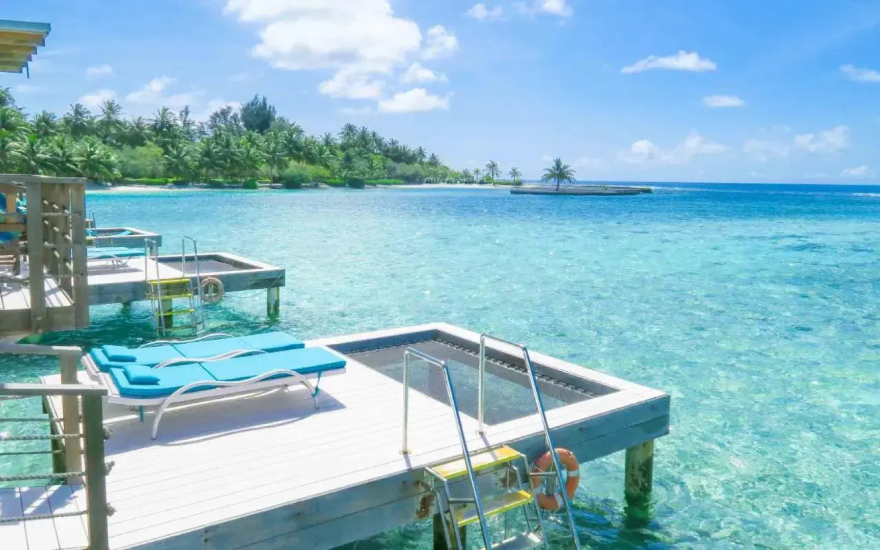 Holiday Inn Resort Kandooma Maldives by IHG