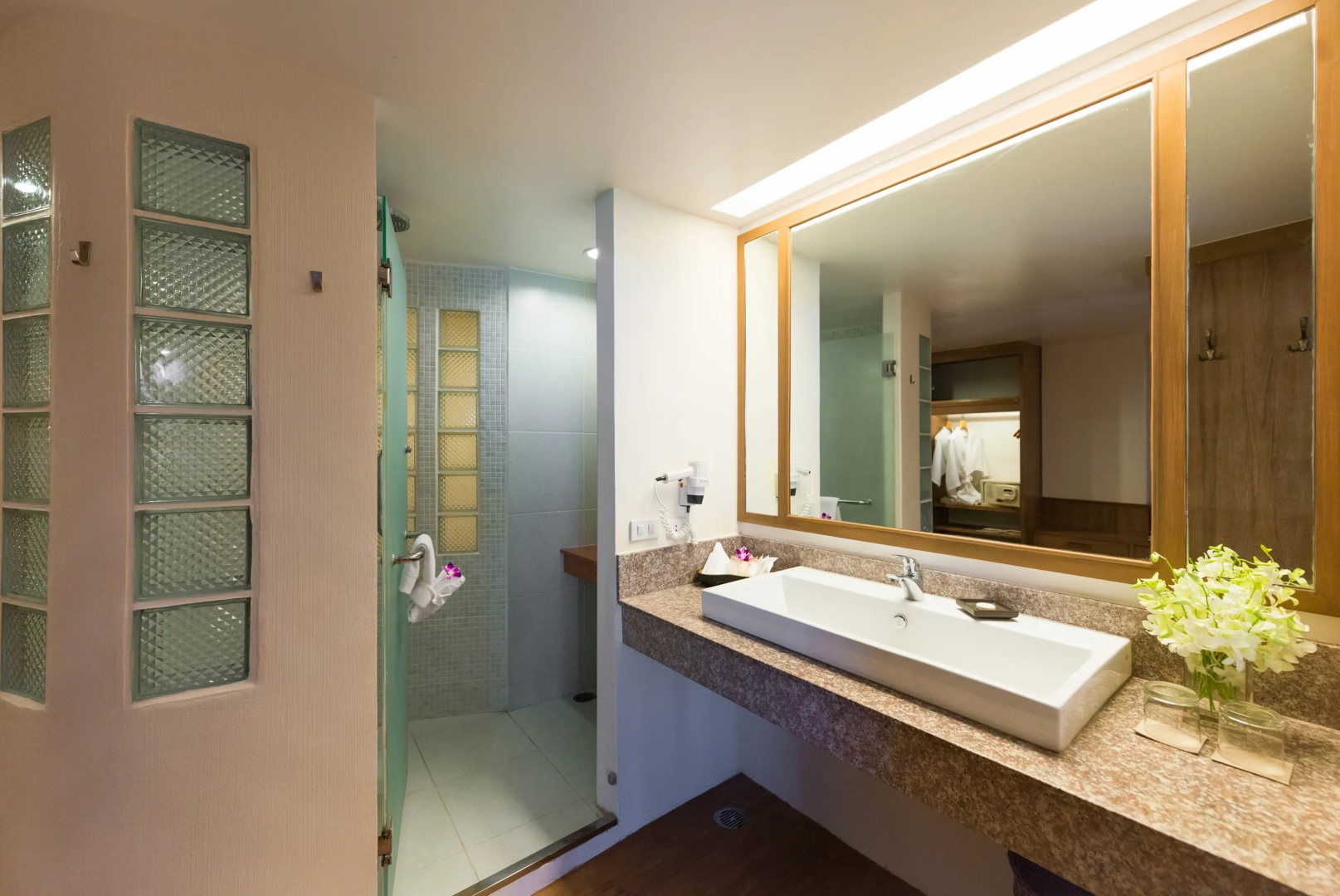 Katathani Phuket Beach Resort